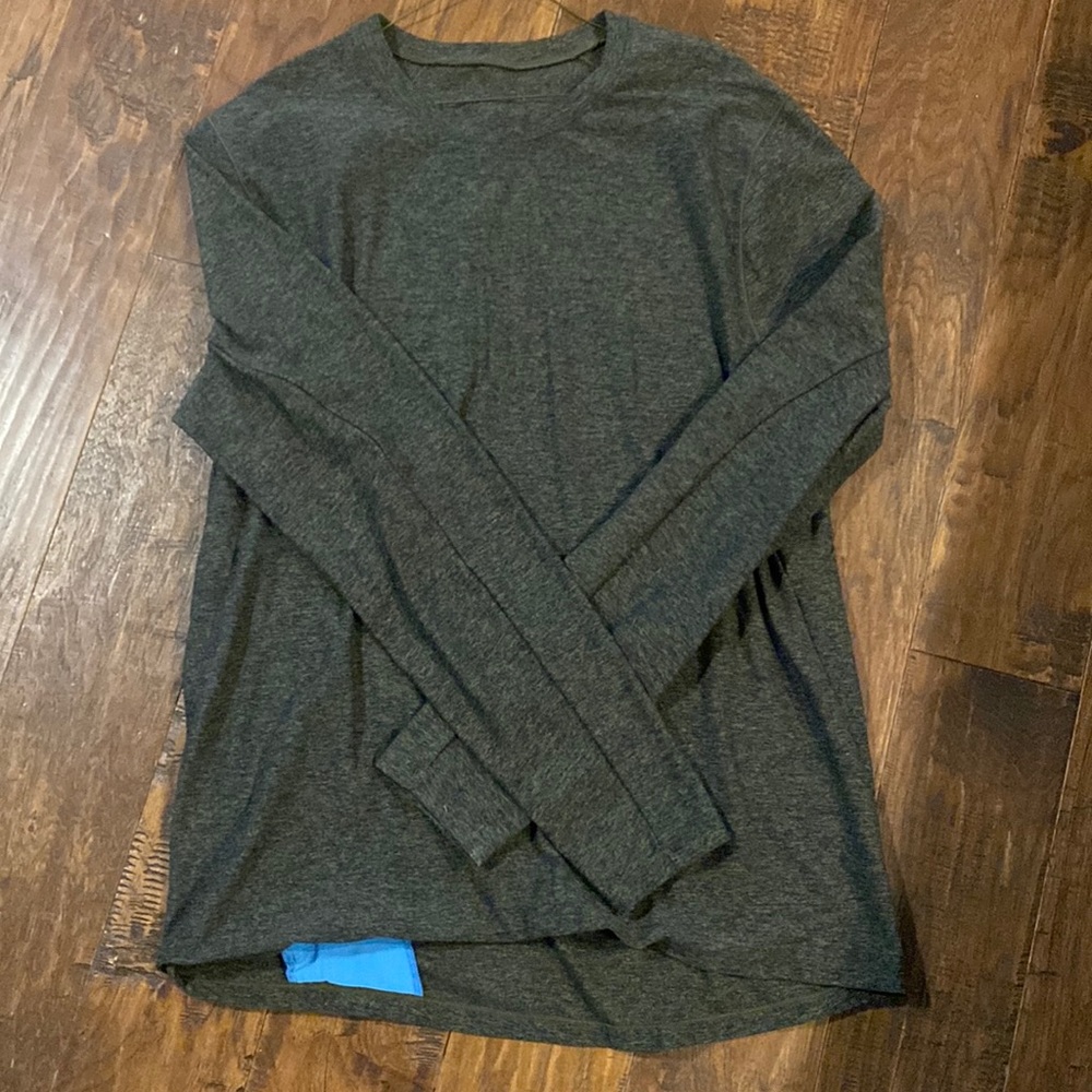 Men’s Lululemon long sleeve dry fit shirt